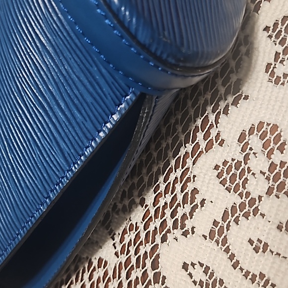 SALE FOR 24 HRS. LOUIS VUITTON EPI, guc - Picture 10 of 17